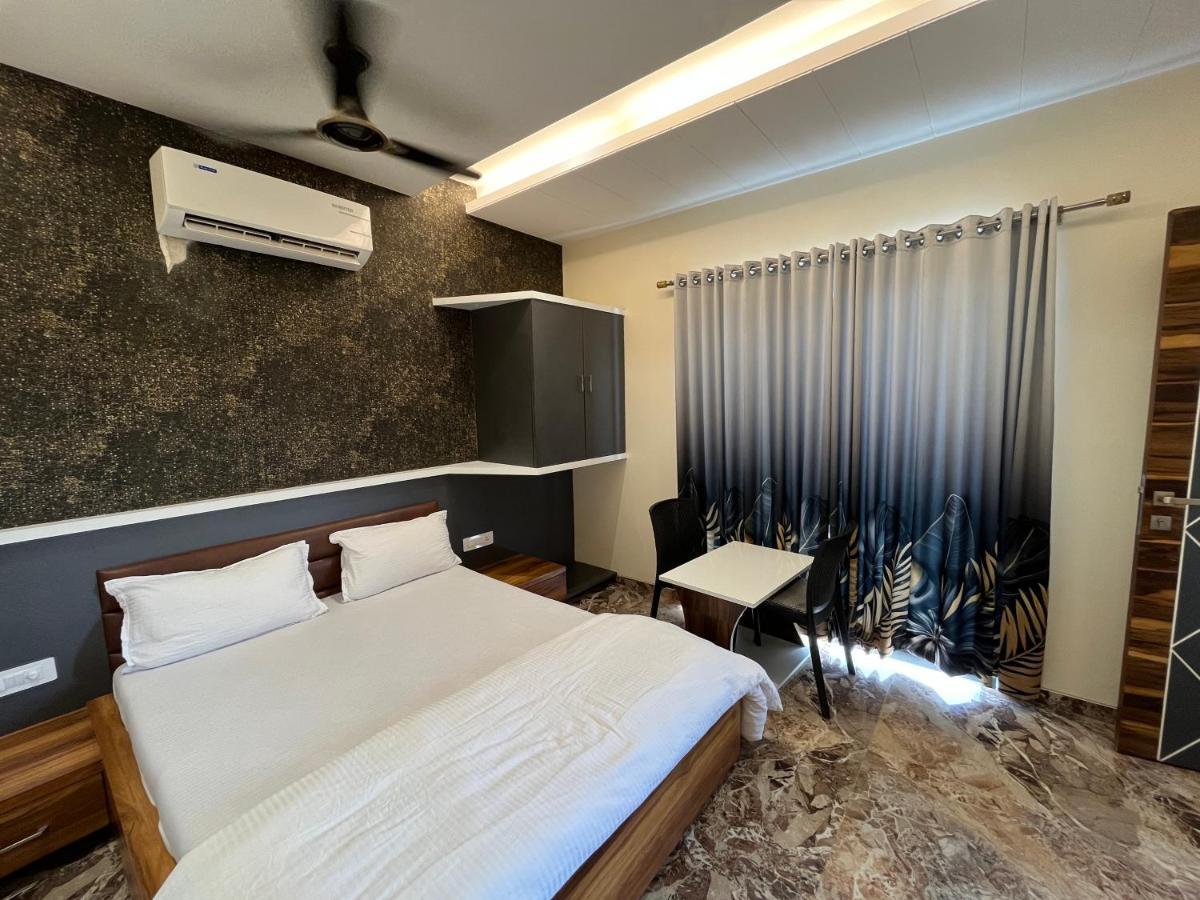 Hotel Aryadeep Phardāpur Екстериор снимка