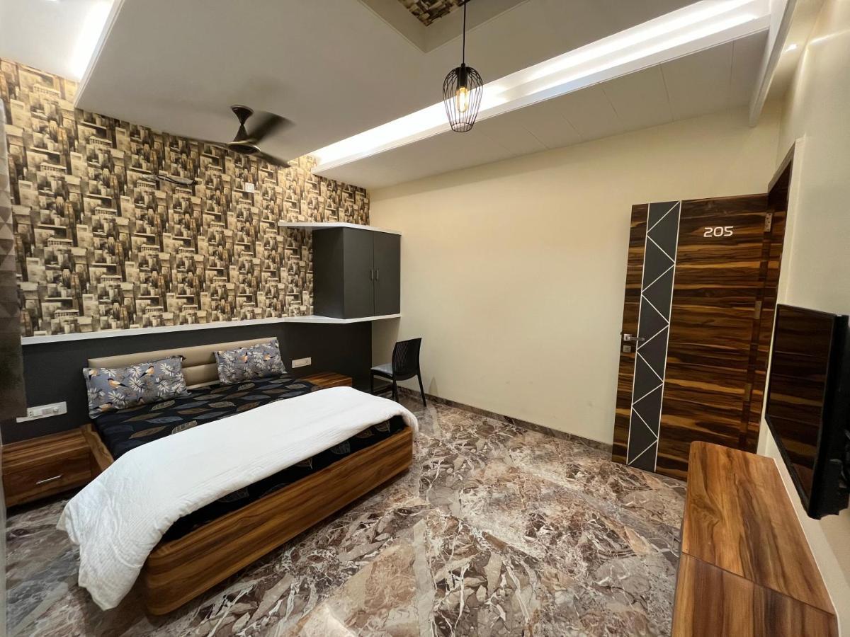 Hotel Aryadeep Phardāpur Екстериор снимка